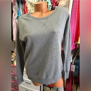 🩶 Cozy Gray Crewneck Sweatshirt w/ Shoulder Button Detail